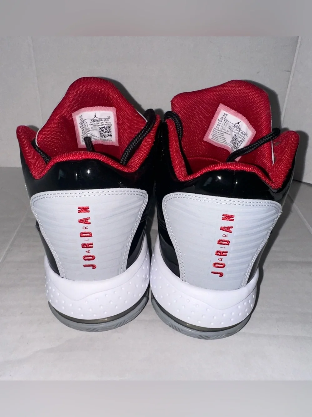 Nike Air Jordan Max Aura 2 Black Cement GS Red  Kid's Youth Size 5Y CN8094-006